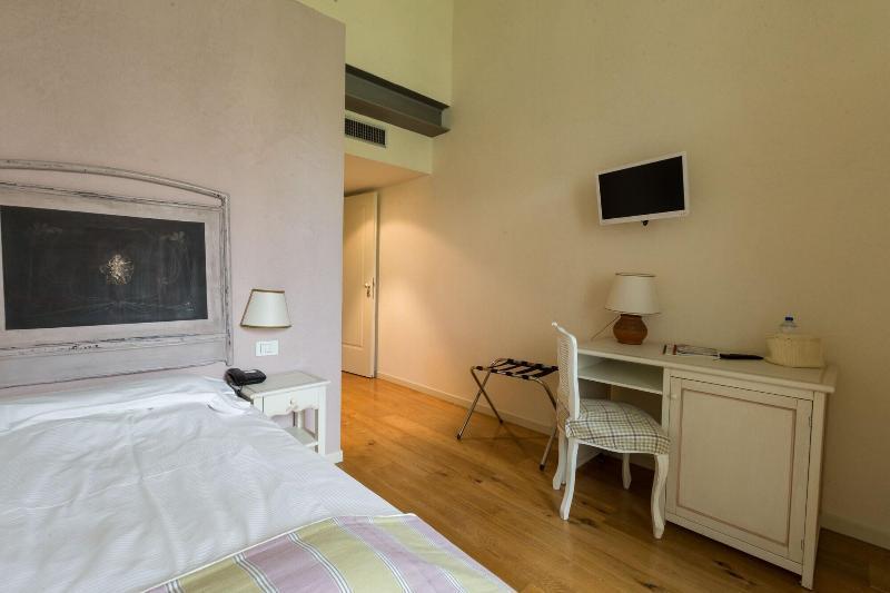 Moron Hotel