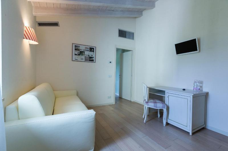 Moron Hotel 3*